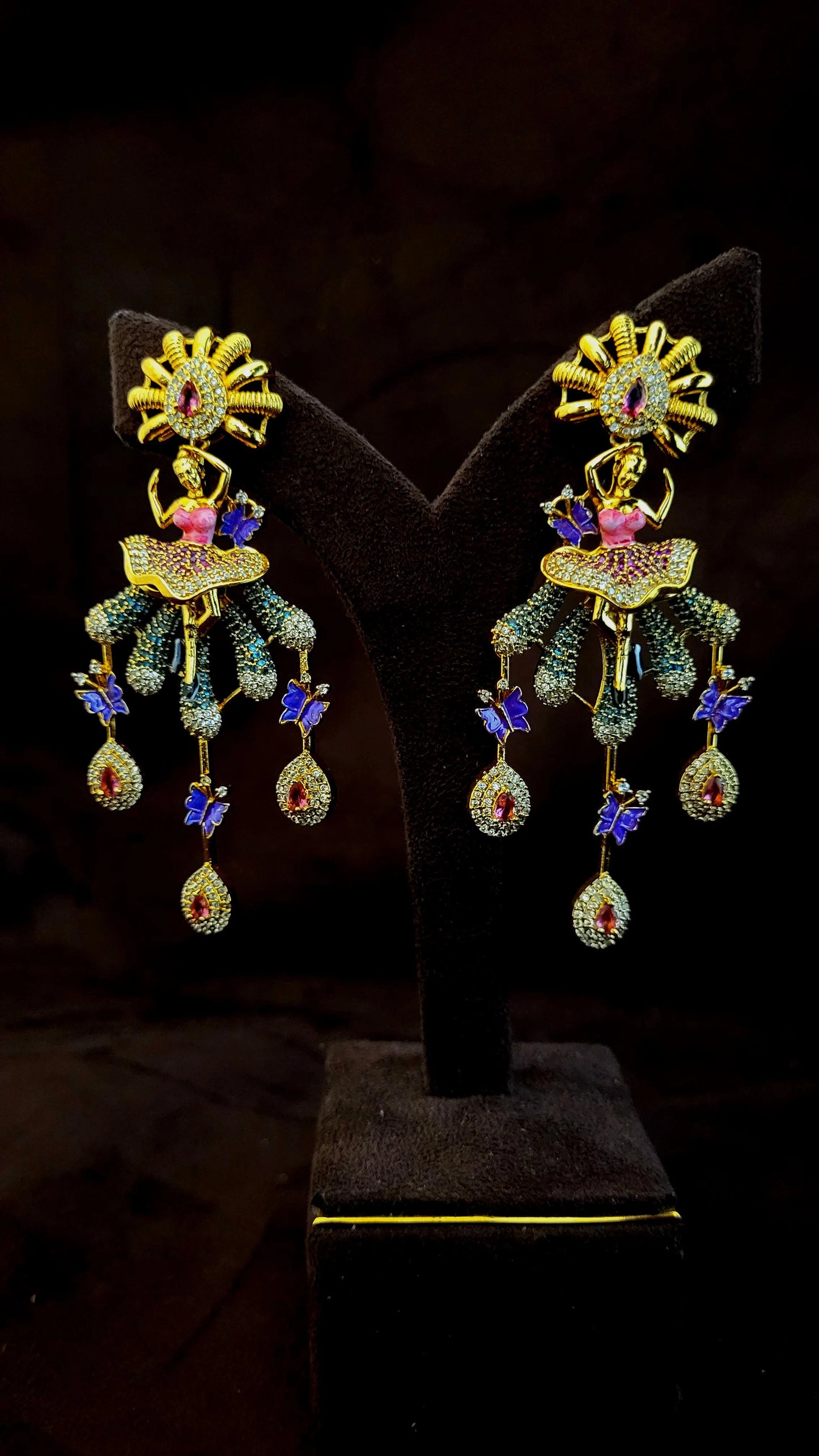 Elegents' Dancing Diva Statement Neckset