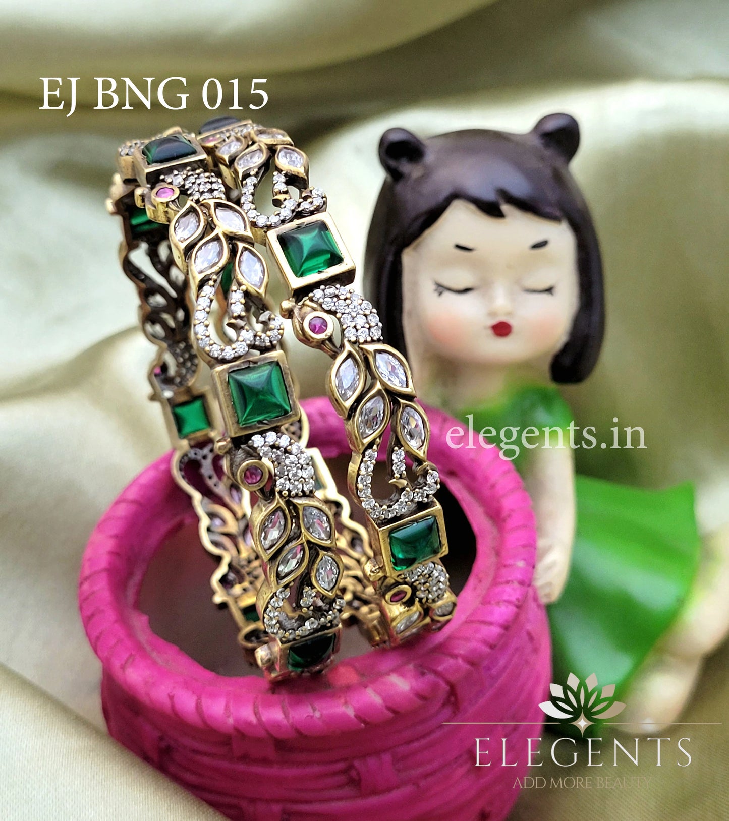 Elegents' Victoriyan Peacock Stone Bangle
