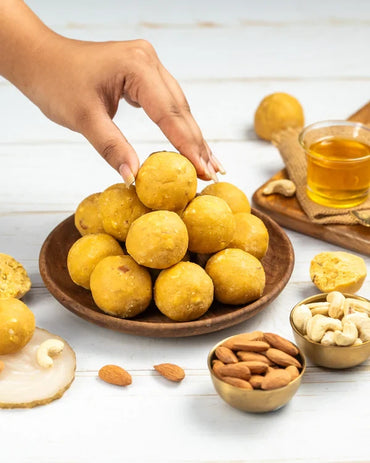 Neenus Natural Besan Laddoo