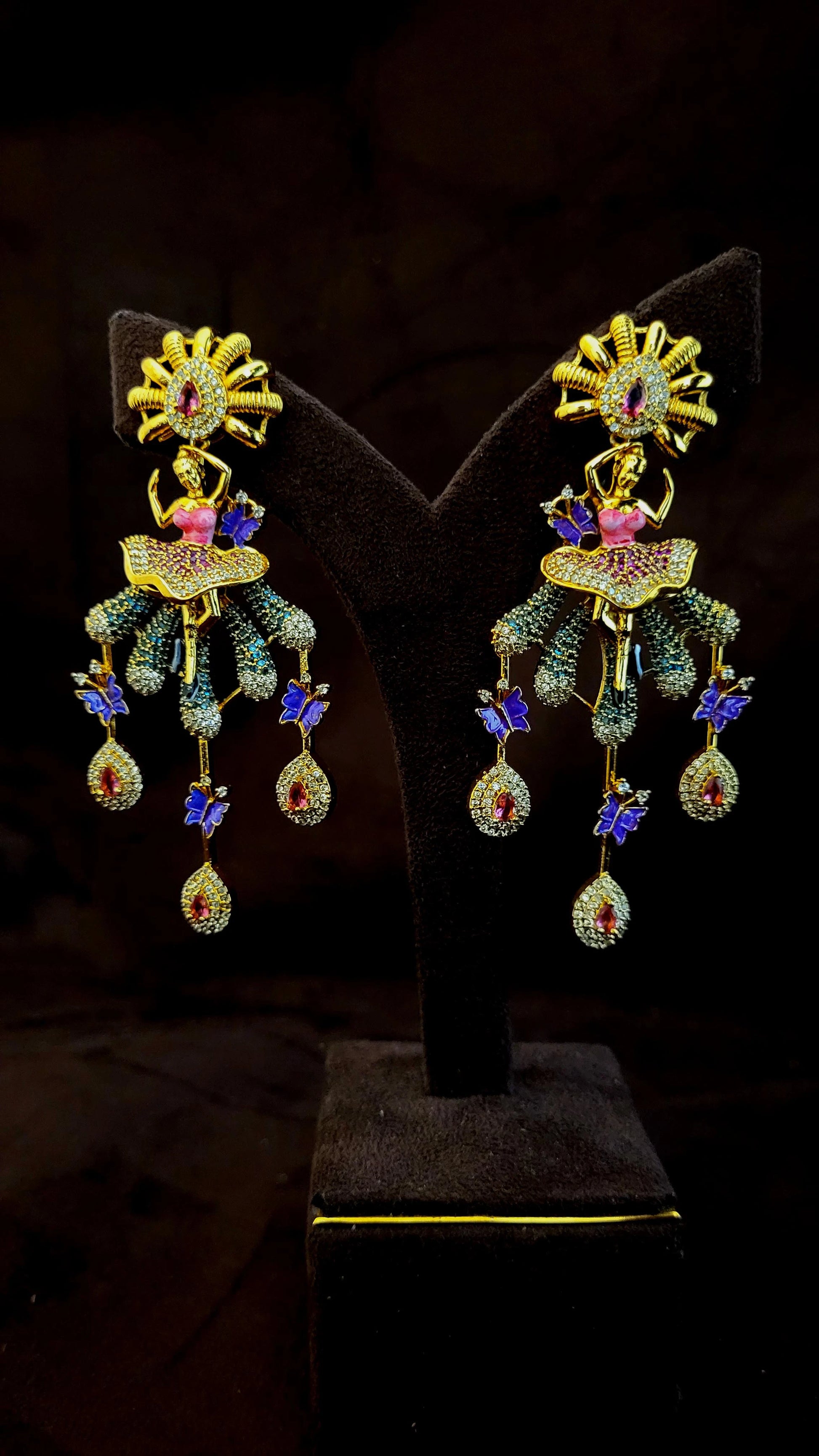 Elegents' Dancing Diva Statement Neckset