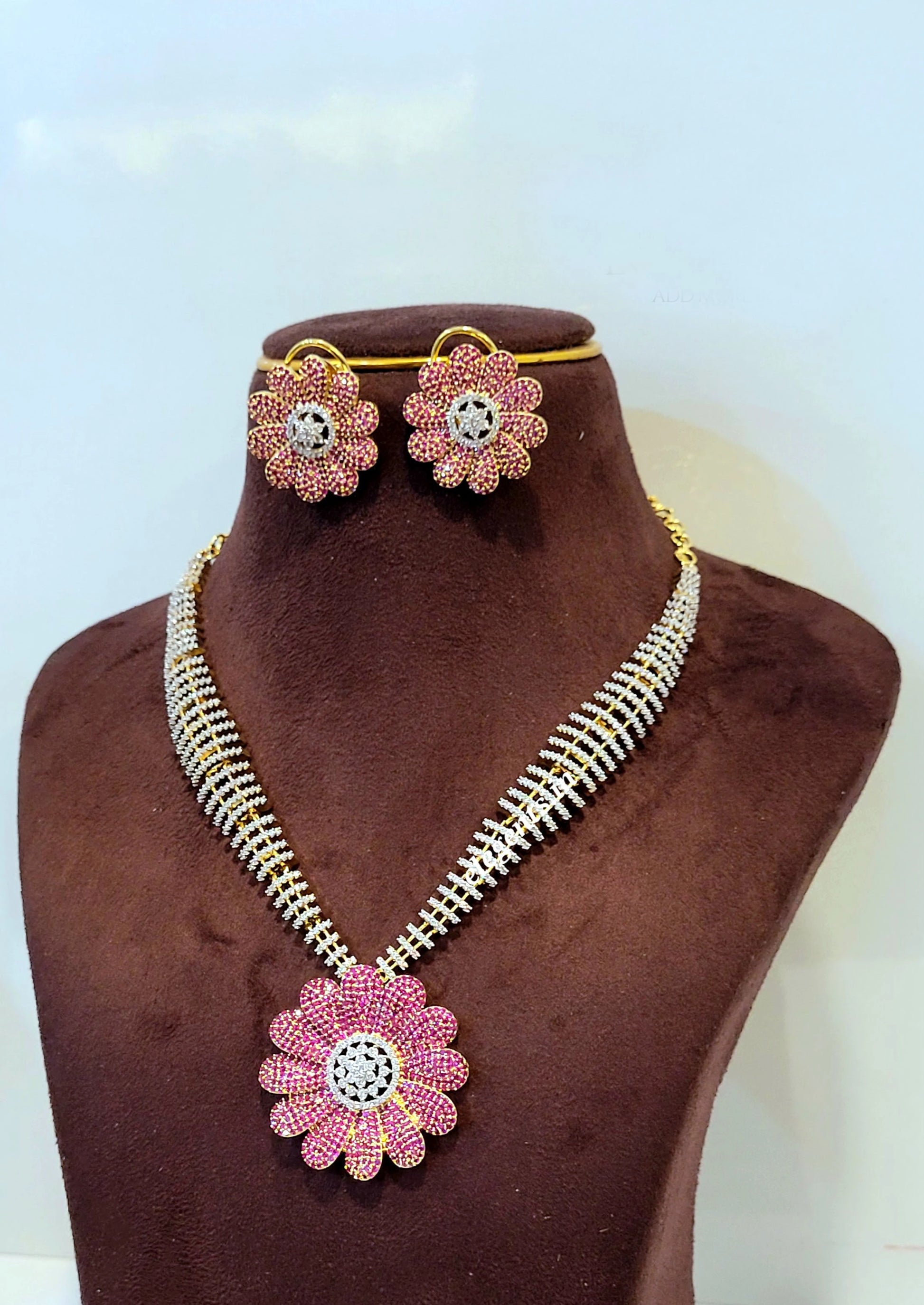 Elegents' Designer Necklace Set