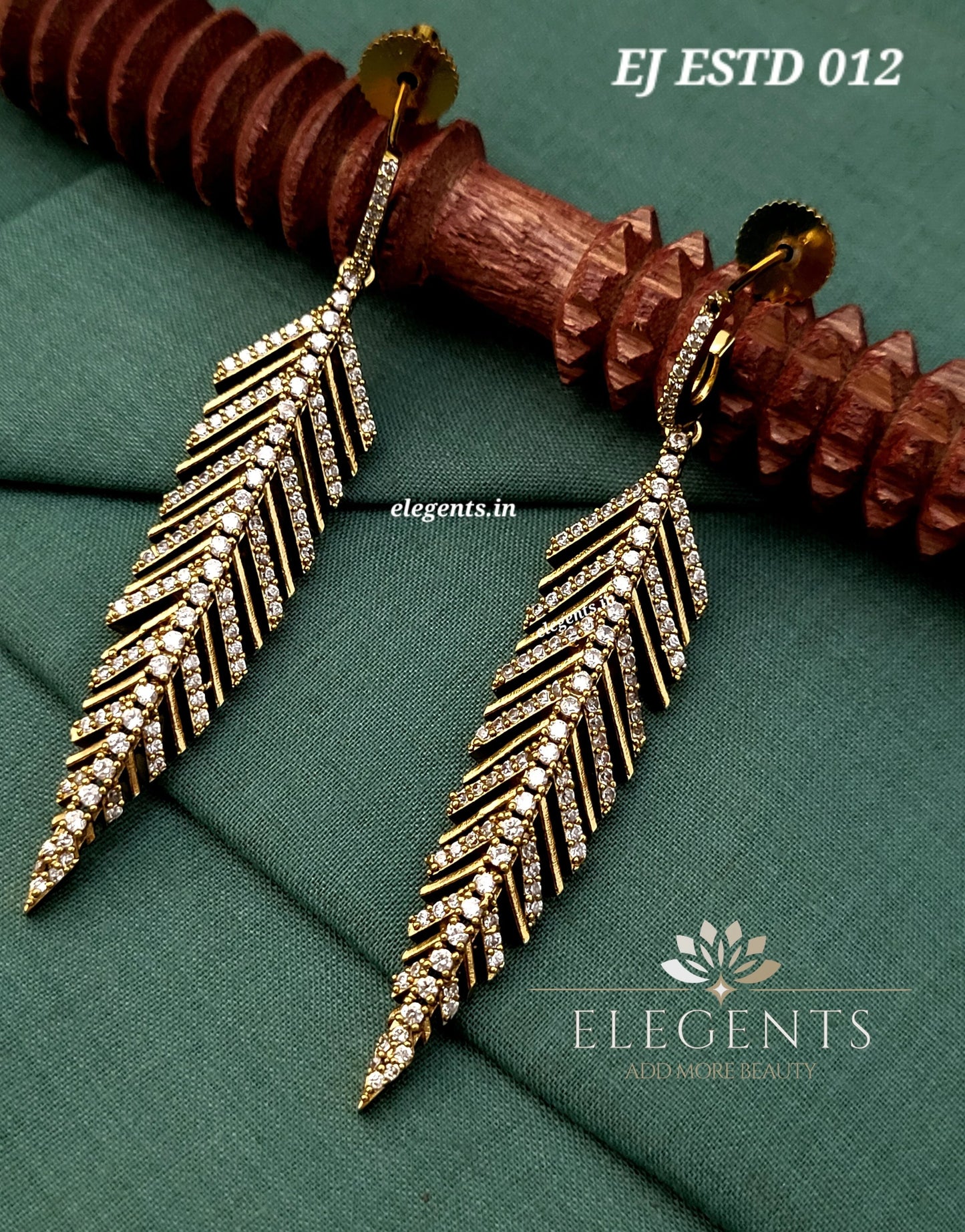 Elegents' Leaf Earrings