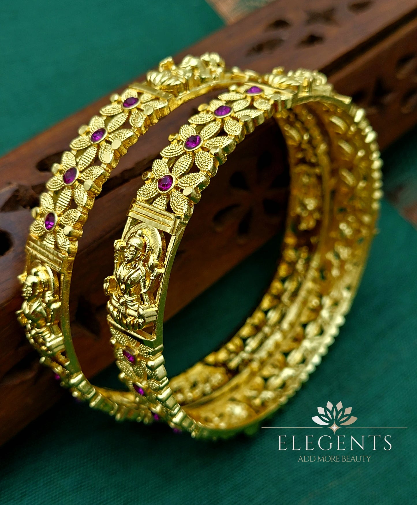 Elegents' Laya Flower With Lakshmi Bangale Set