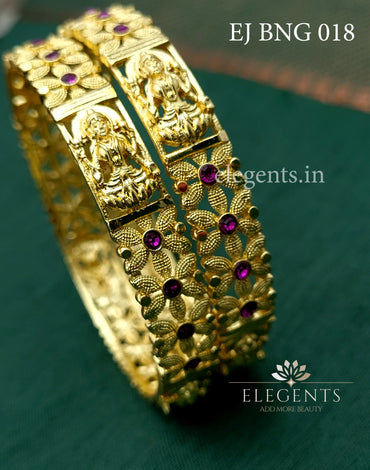 Elegents' Laya Flower With Lakshmi Bangale Set