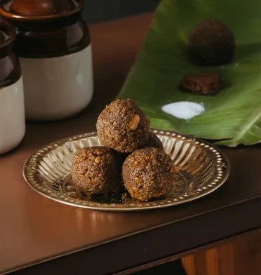 VS Thattukadai Karupatti Laddu