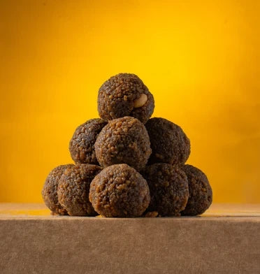 VS Thattukadai Karupatti Laddu