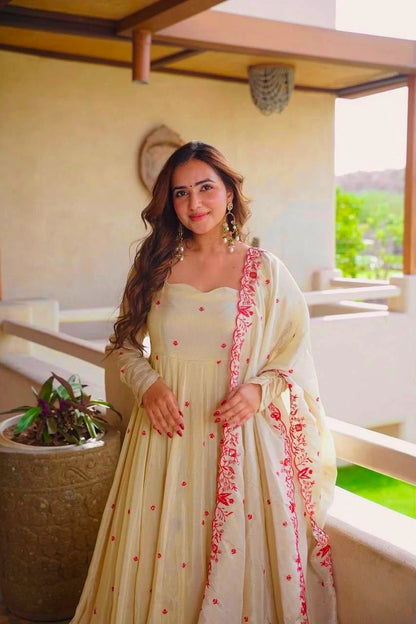 Vastra Creation's New Designer Anarkali Suit – Fancy Style Collection
