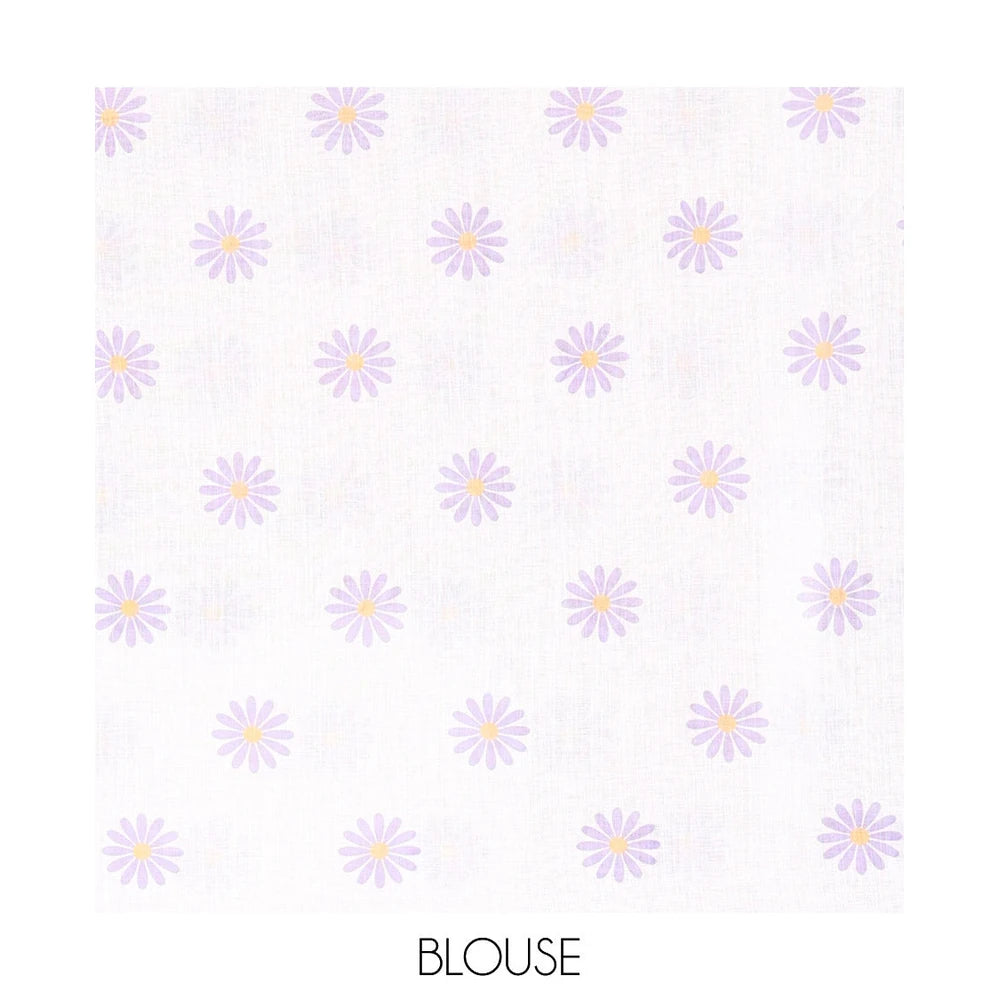 Pothys Borderless Lavender Linen Saree Beautified with Big Daisy Flower Motifs Printed All Over the Body and Pallu, Complemented by a Contrast Blouse Printed with Daisy Flower Motifs