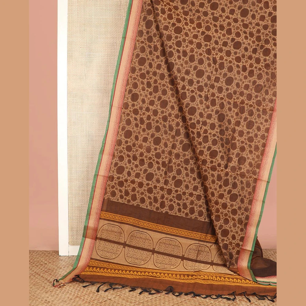 Pothys Brown Coimbatore Cotton Saree Beautified with 3d Textures All Over Its Body, Complemented by Contrast Border, Pallu Depicts Intricate Designs, and Is Paired with a Matching Blouse