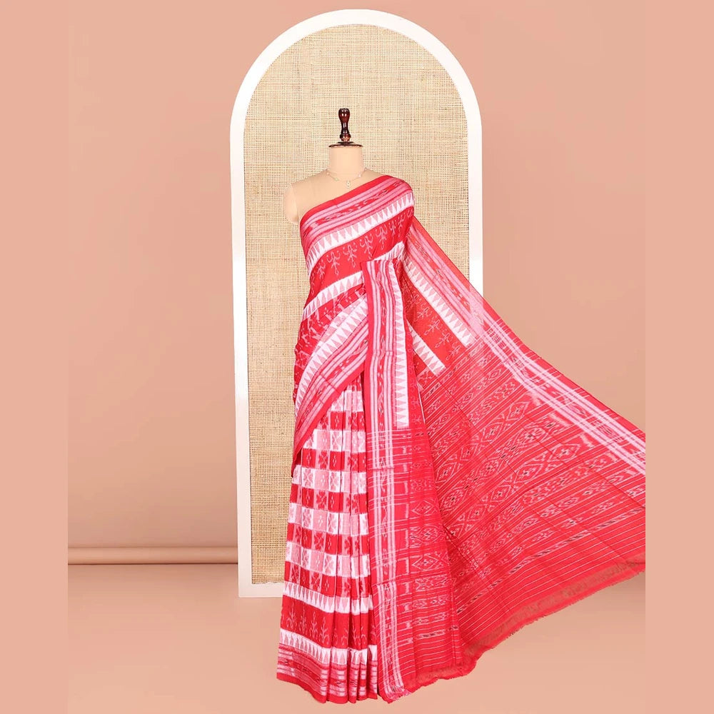 Pothys Pink Odisha Cotton Saree, Adorned with Butta Enclosed Checks and Temple Designs All Over the Body, Subtly Woven Border, Pallu Depicts Geometric Patterns, and Has No Blouse