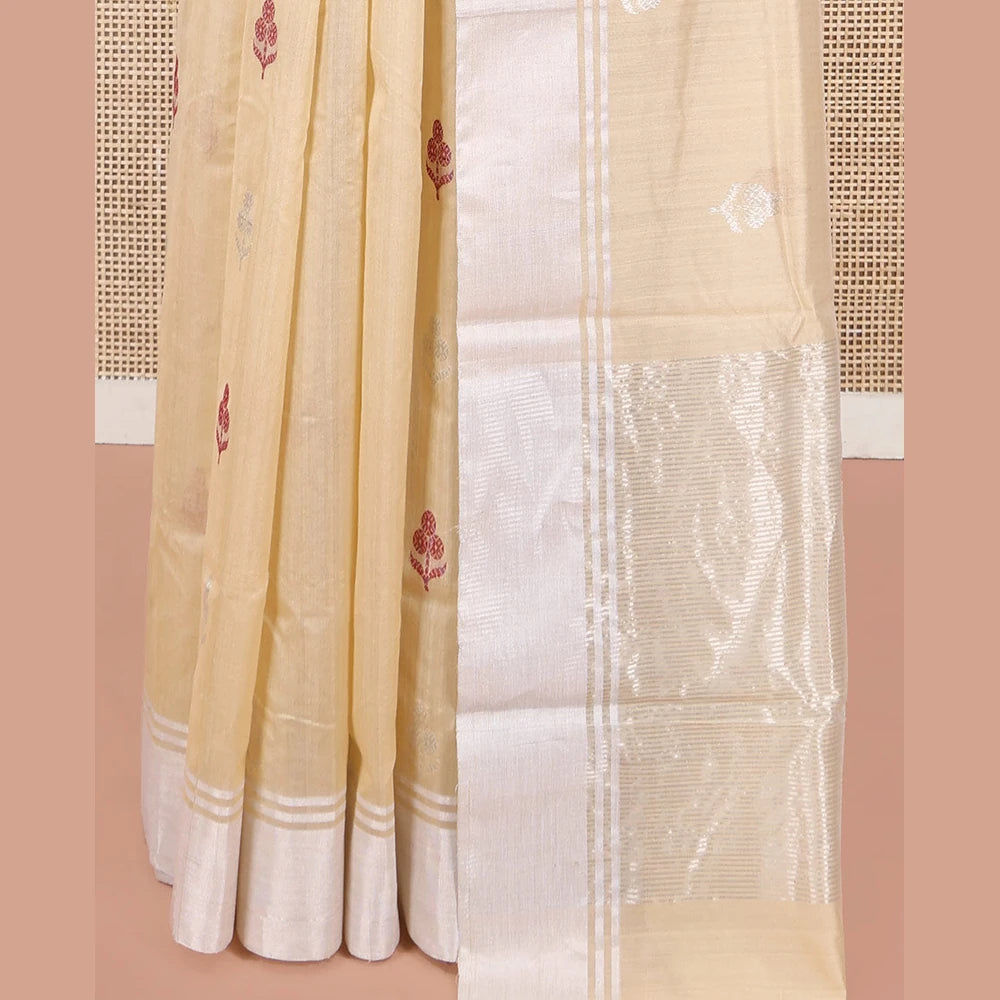 Pothys Sandal Chanderi Cotton Saree, Woven with Floral Buttas All Over Its Body, Highlighted by a Bavanji Border, Pallu Steeped with Zari Stripes, and Paired with a Matching Blouse