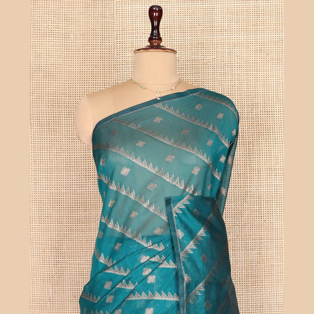 Pothys Borderless Green Chanderi Cotton Saree, Adorned with Zari Buttas and Temple Stripes on Its Body, Complemented by Contrast Pallu of Jaal Designs, and Paired with a Contrast Jacquard Blouse