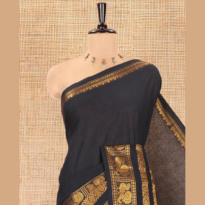 Pothys Black Plain Sungudi Cotton Saree, Highlighted by Traditional Zari Border of Peacock and Floral Creeper Designs, Subtly Striped Pallu, and Paired with a Contrast Blouse
