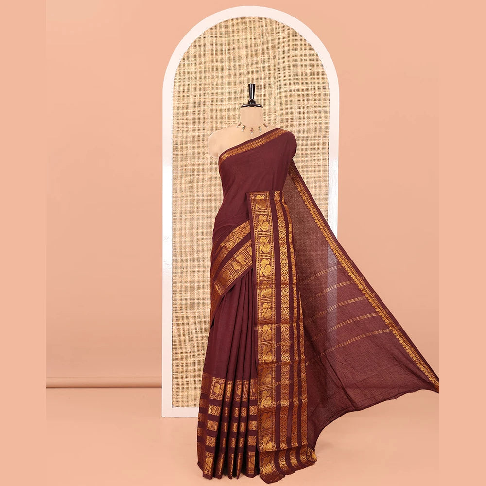 Pothys Coffee Brown Plain Sungudi Cotton Saree, Highlighted by Traditional Zari Border of Peacock and Floral Creeper Designs, Subtly Striped Pallu, and Paired with a Contrast Blouse