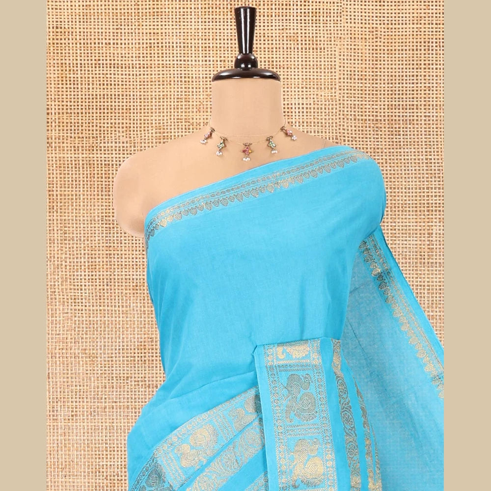Pothys Blue Plain Sungudi Cotton Saree, Highlighted by Traditional Zari Border of Peacock and Floral Creeper Designs, Subtly Striped Pallu, and Paired with a Contrast Blouse