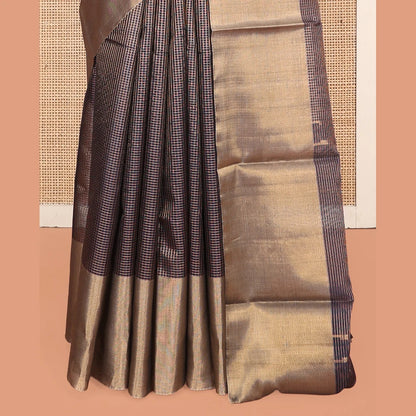 Pothys Grey Silk Cotton Saree, Majestically Detailed with Micro-Checks, a Gleaming Bavanji Border, Pallu of Temple Designs, and a Matching Blouse