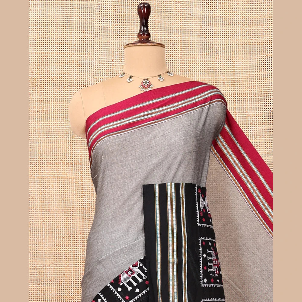 Pothys Grey Plain Narayanpet Cotton Saree, Complemented by a Contrast Ganga-Jamuna Thread Border, Pallu of Stripes and Buttas, and a Matching Blouse