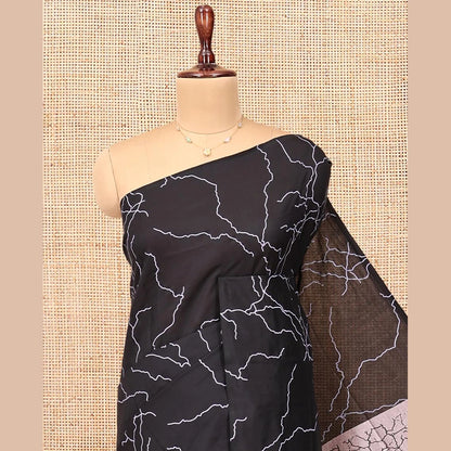 Pothys Borderless Black-Grey Poly Cotton Saree, Creatively Printed Like Lightning Strikes, a Contrasting Lightning-Strike-Printed Pallu, and a Contrast Blouse