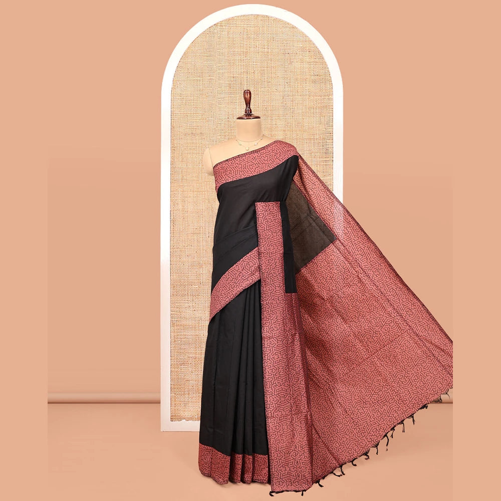 Pothys Black Plain Poly Cotton Saree, Complemented by a Contrast Geometric-Printed Border, Pallu, and a Contrast Blouse