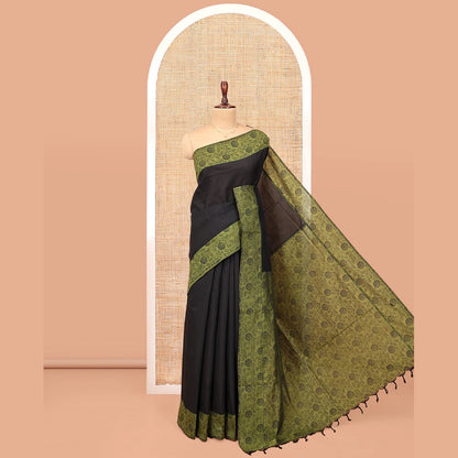 Pothys Black Plain Poly Cotton Saree, Complemented by a Contrast Floral-Printed Border, Pallu, and a Contrast Blouse