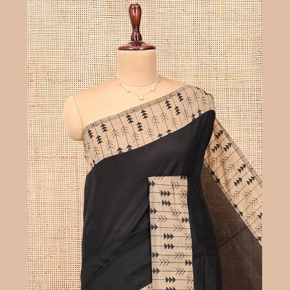 Pothys Black Plain Poly Cotton Saree, a Contrast Arrow-Stripes Printed Border, Arrow-Stripes Printed Pallu, and a Contrast Blouse
