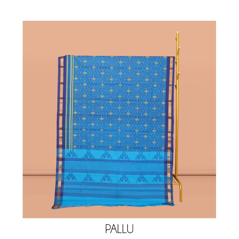 Pothys Blue Chirala Cotton Saree, Accentuated with an Argyle Design, a Contrast Zari Border, Contrast Peacock Pallu, and a Contrast Blouse