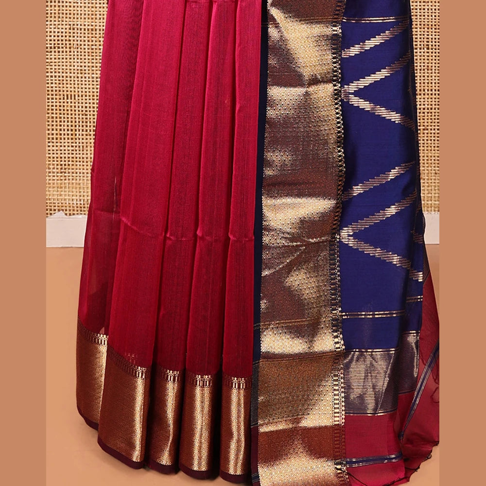Pothys Red Maheshwari Cotton Saree, Subtly Woven with Thread Buttas, Complemented by a Contrast Traditional Zari Border, Chevron Striped Pallu, and a Contrast Blouse
