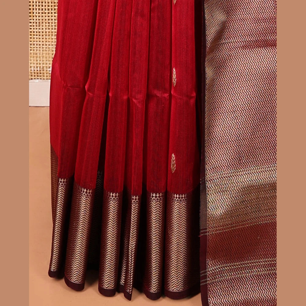 Pothys Red Maheshwari Cotton Saree, Finely Crafted with Buttas, Complemented by a Contrast Chevron Striped Zari Border, Zari Buttas Pallu, and a Contrast Blouse
