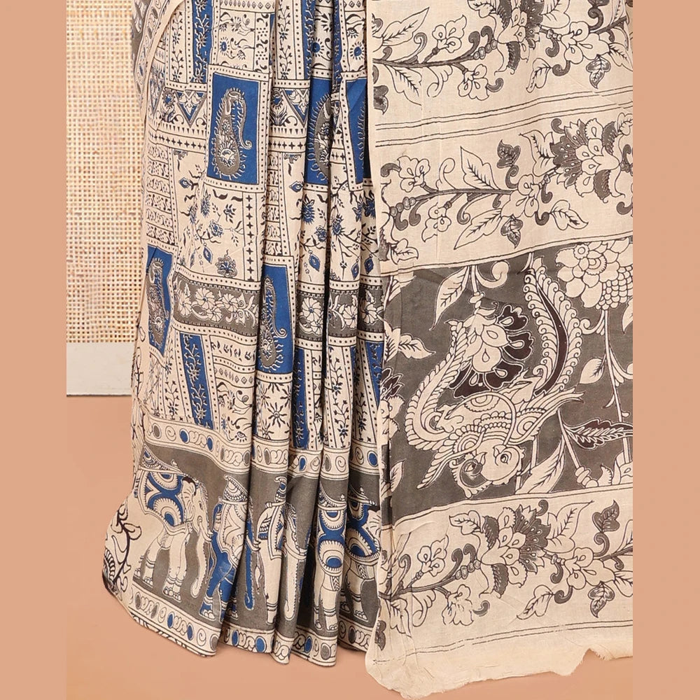 Pothys Blue-Grey Kalamkari Cotton Saree, Accentuated with Intricate Print, Complemented By Printed Border, Kalamkari Peacock Motifs Pallu, and a Matching Blouse