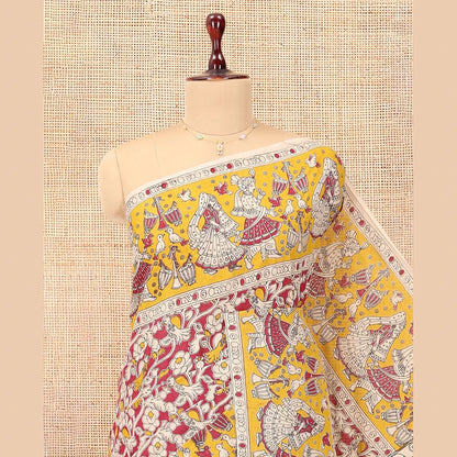 Pothys Red Kalamkari Cotton Saree, Adorned with Floral Vine Print, Contrast Printed Border, Kalamkari Peacock Motifs Pallu, and a Contrast Blouse