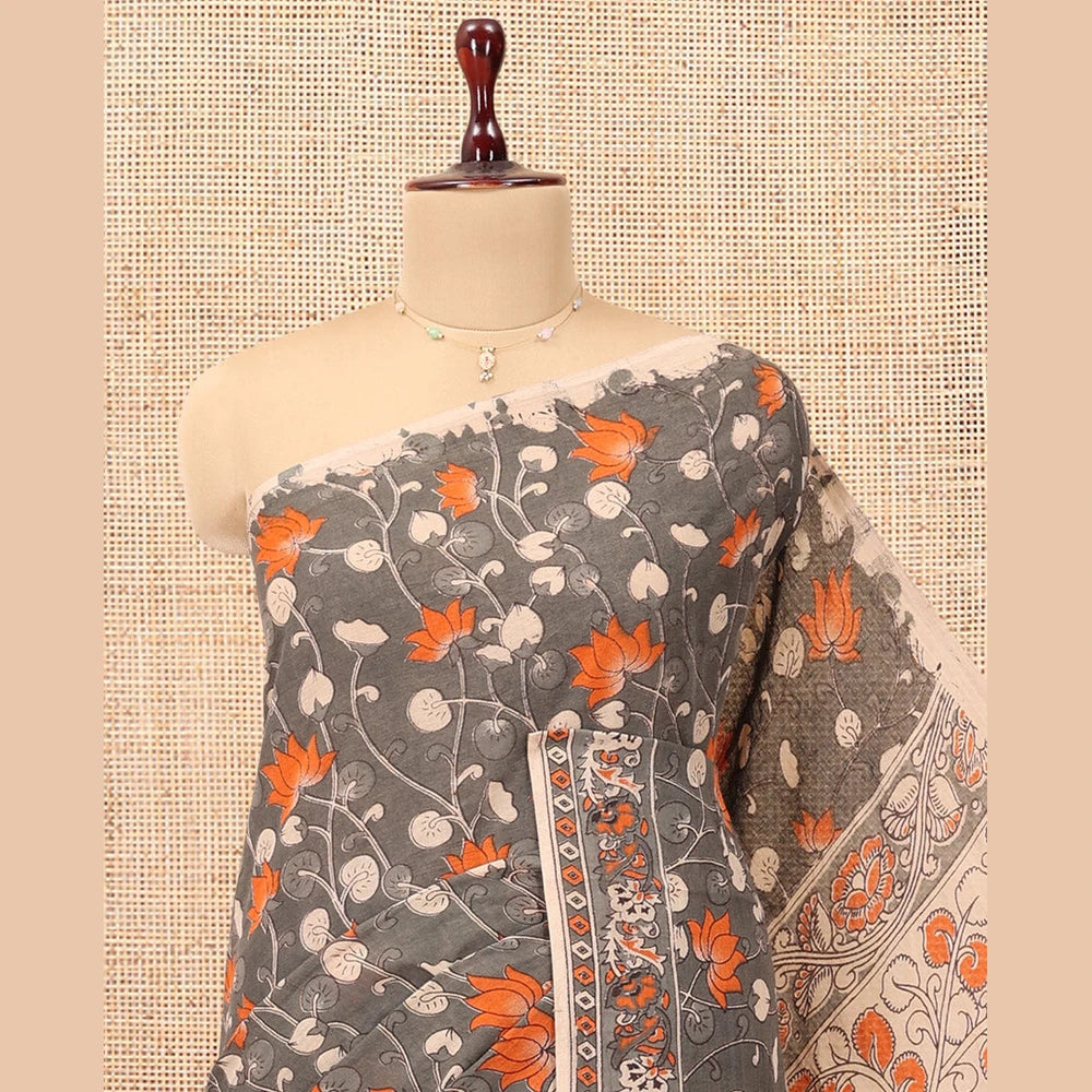 Pothys Grey Kalamkari Cotton Saree, Decked Up with Floral Vine Print, Complemented By Printed Border, Pallu of Kalamkari Ancient Human Motifs, and a Contrast Blouse