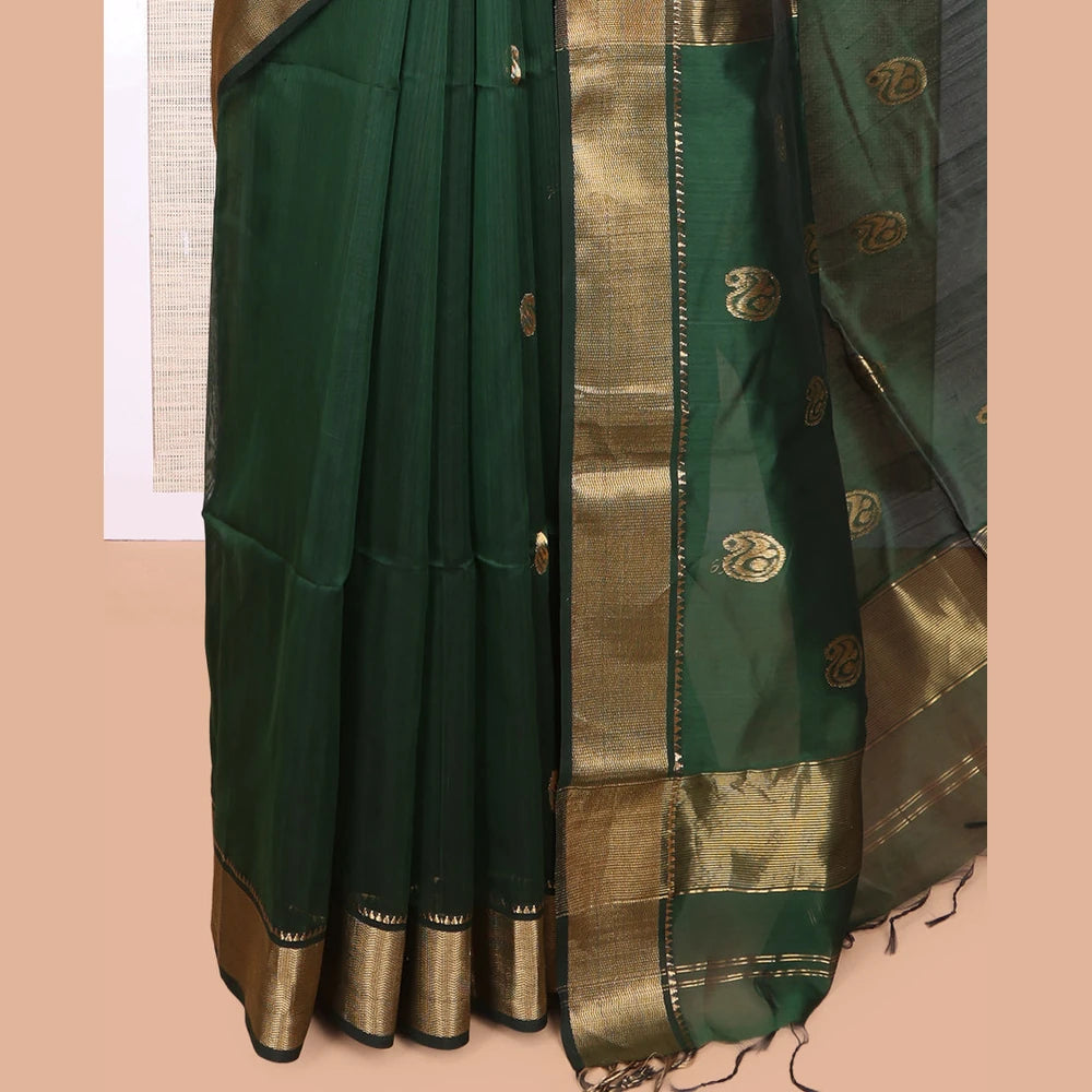 Pothys Green Maheshwari Cotton Saree, Elevated with Buttas, Highlighted by a Traditional Zari Border, Pallu of Paisleys, and a Matching Blouse