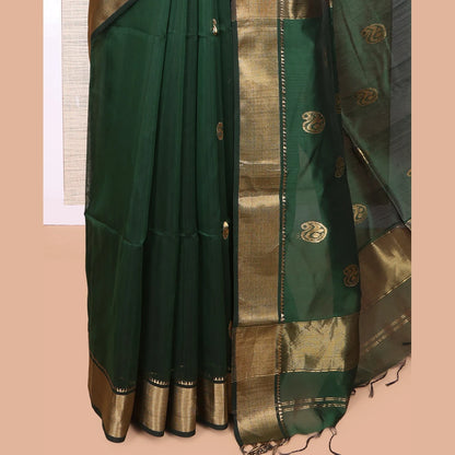 Pothys Green Maheshwari Cotton Saree, Elevated with Buttas, Highlighted by a Traditional Zari Border, Pallu of Paisleys, and a Matching Blouse