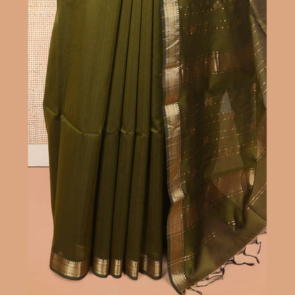 Pothys Green Maheshwari Cotton Saree, Bedecked with Zari Buttas, a Traditional Zari Border, Zari Woven Pallu, and a Matching Blouse