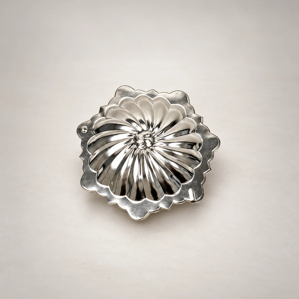 German Silver Kumkum Box – Ganesha & Floral Design