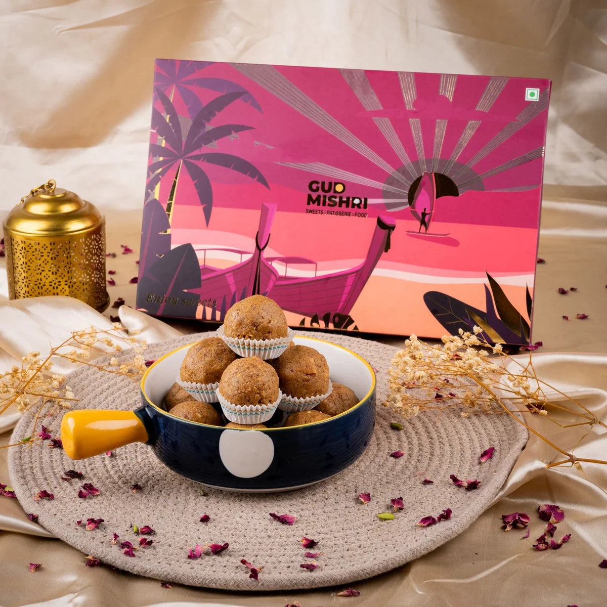 Gudmishri Besan Laddu Gud