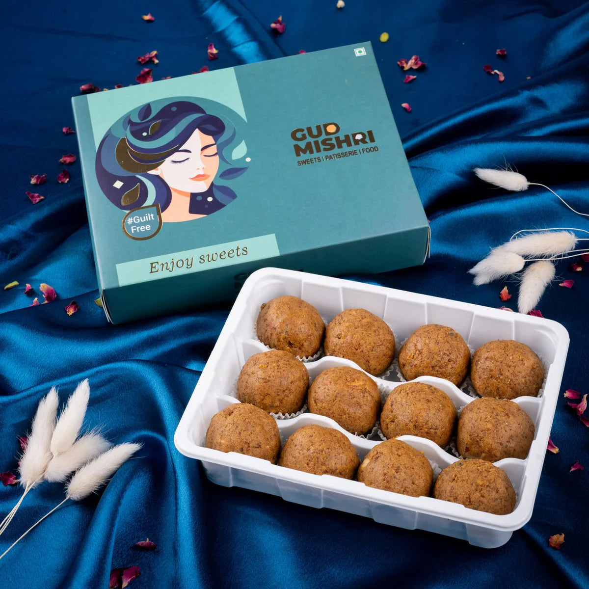 Gudmishri Besan Laddu Gud