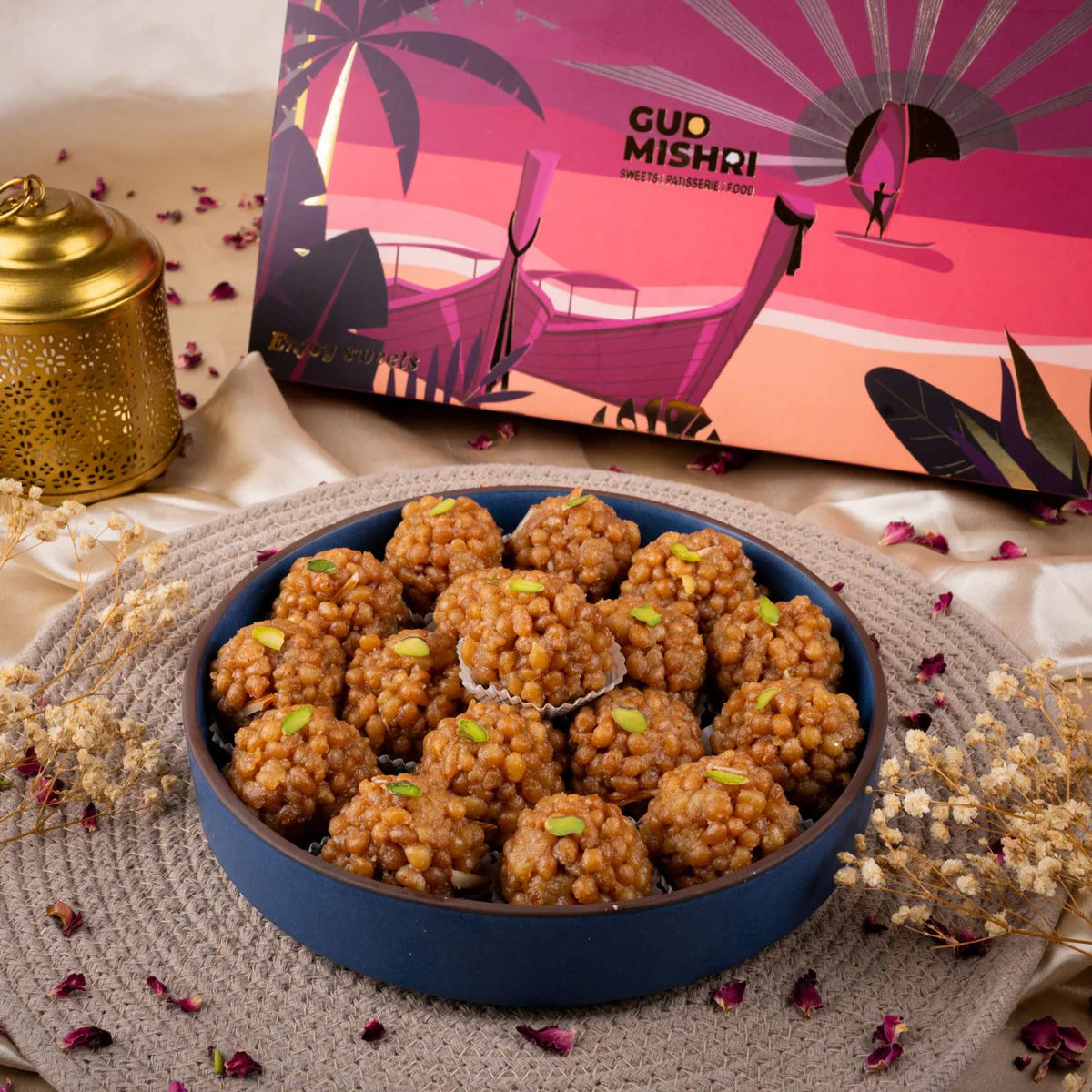 Gudmishri Doodh Laddu