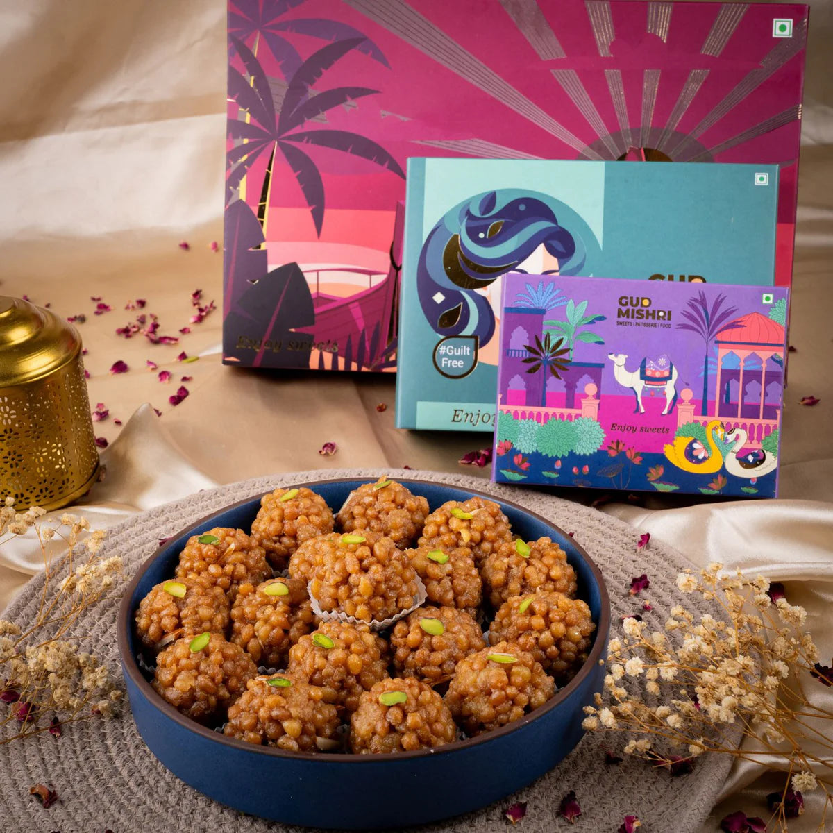 Gudmishri Doodh Laddu