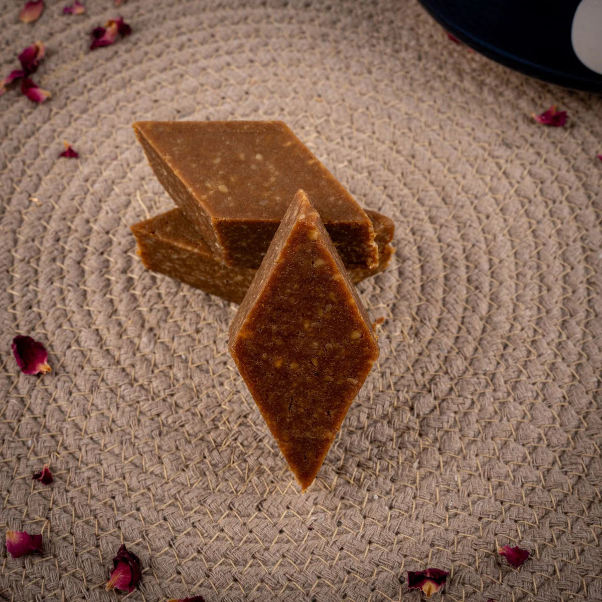 Gudmishri Gud Badam Katli