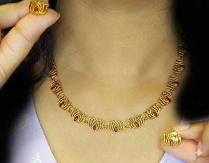 Kemp Stone Lotus Necklace with Earrings