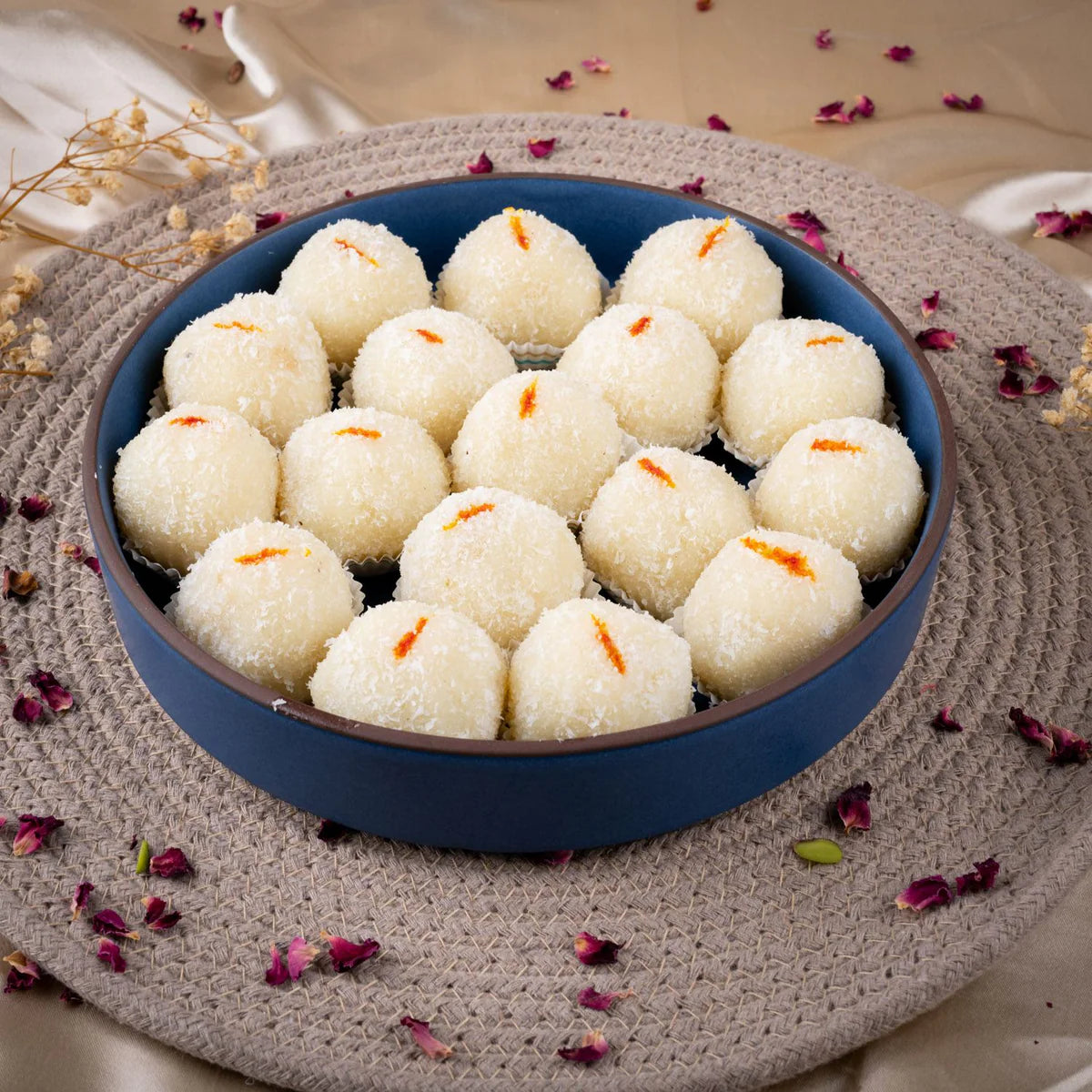 Gudmishri Sweets Nariyal Laddu Mishri